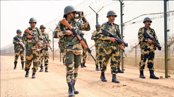 India : బంగ్లాదేశ్ బోర్డర్‌లో హైఅలర్ట్.. ఒకే దెబ్బకు..