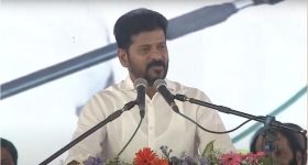 Ketika Sharma: పరదా చాటు వంగి మరీ అందాలు చూపిస్తున్న కేతిక.. టూ హాట్ గురూ..!