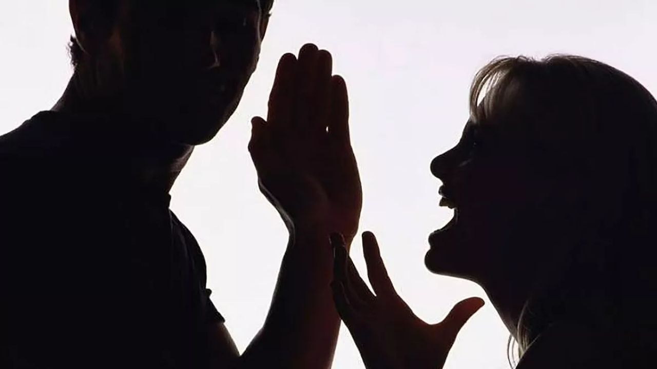 Crime News : నేను నీ భార్యతో పడుకున్నా.. నువ్వు చచ్చిపో..