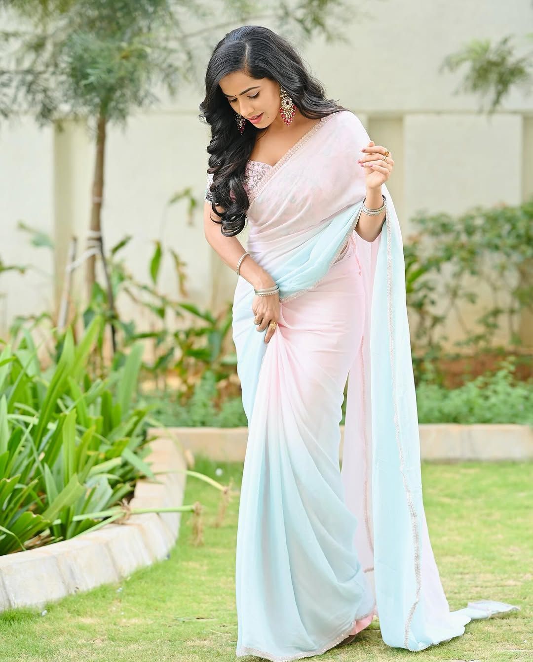 Shobha Shetty: సిగ్గు మొగ్గలేసిన వేళ..చీరకట్టులో పరువాలు వదిలిన బిగ్ బాస్ బ్యూటీ..!
