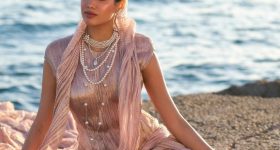 Janhvi Kapoor: మెడలో ముత్యాలహారంతో సముద్ర తీరాన సేద తీరుతున్న స్టార్ కిడ్..!