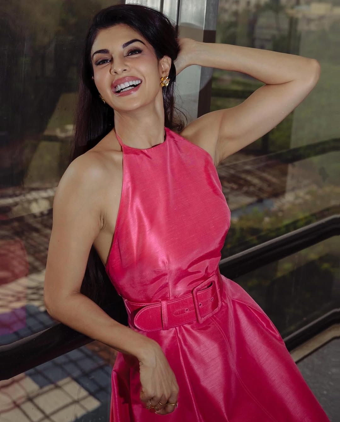Jacqueline Fernandez: చూడగానే మతులు పోగొడుతున్న జాక్వెలిన్.. నీ అందం ముందు యువత దాసోహమే..!