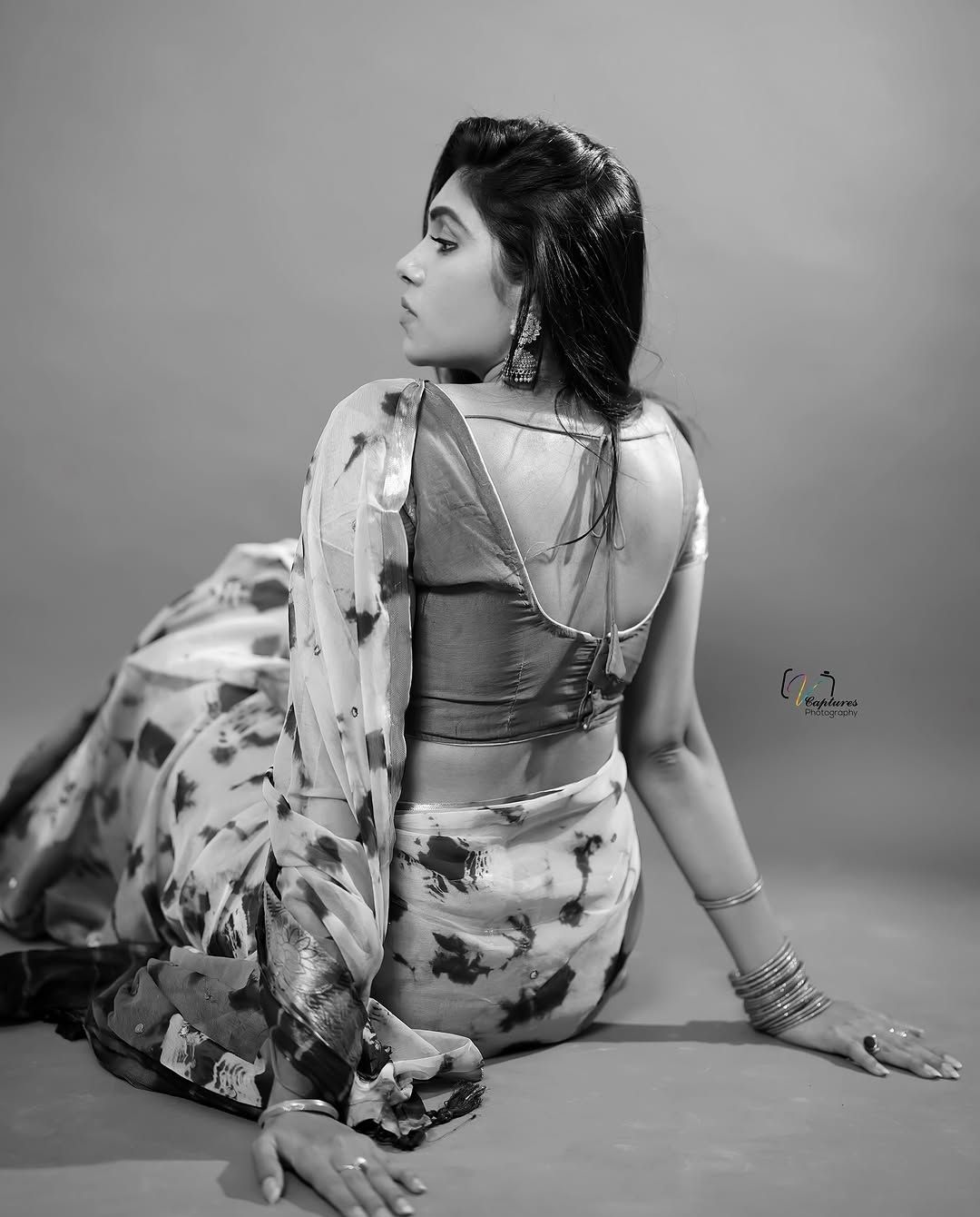 Satya Sri: బ్లాక్ అండ్ వైట్ ఫోటోలతో కిర్రాక్ ఫోజులిచ్చిన జబర్దస్త్ బ్యూటీ..!