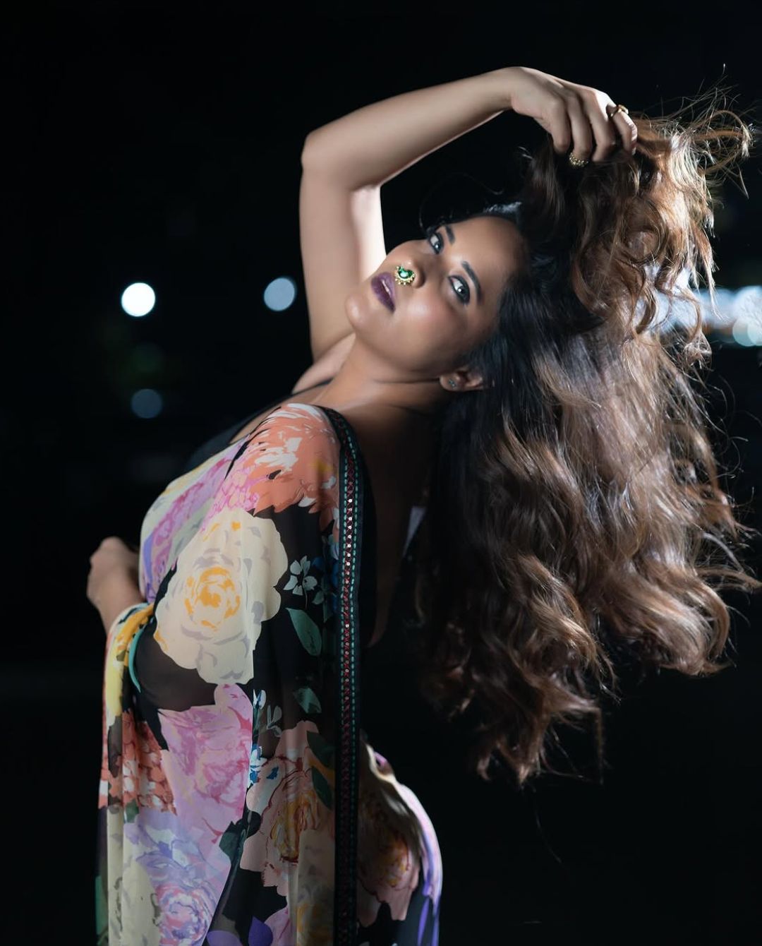 Anasuya Bharadwaj: డస్కీ లుక్ లో అనసూయ.. చూపులతో కసిగా కవ్విస్తూ..!