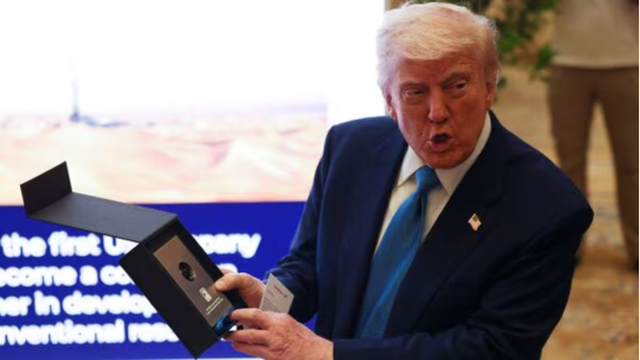 Donald Trump: ట్రంప్ కామెడీ టైమింగ్.. ఏమీ లేనిదానికంటే ఈ చుక్కే బెటర్