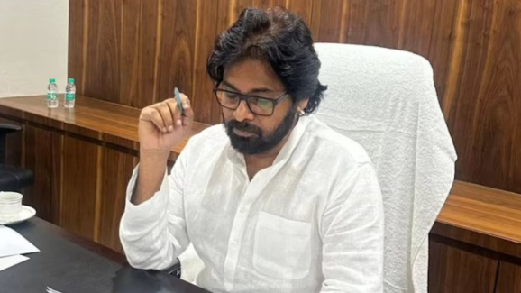 Pawan Kalyan: పవన్ అన్నీ గమనిస్తున్నారు.. జనసేన నేతలారా జర జాగ్రత్త