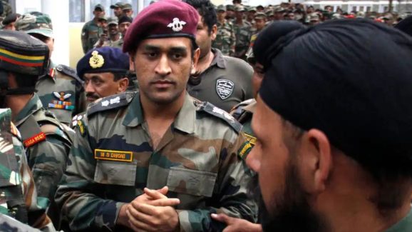 MS Dhoni: పాకిస్థాన్ తో యుద్ధం… రంగంలోకి MS ధోని !