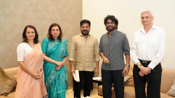 Nagarjuna : కుటుంబంతో సహా సీఎం రేవంత్‌ను కలిసిన నాగార్జున.. మ్యాటర్ ఏంటంటే..?