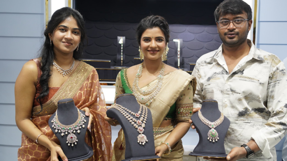 Aishwarya Rajesh: లాబ్-గ్రోన్ వజ్రాల ఆభరణాల స్టోర్ ను ప్రారంభించిన ఐశ్వర్య రాజేష్..