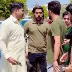 Babar Azam : బాబర్ నోటి దూల… నడిరోడ్డుపై ఫ్యాన్స్ ను చితకబాదాడు