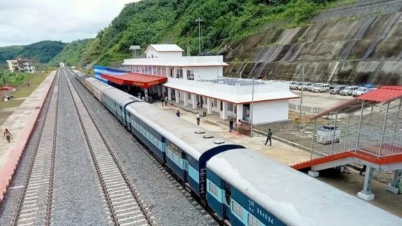 Indian Railway Station: ఒకే ఒక్క రైల్వే స్టేషన్ ఉన్న ఏకైక రాష్ట్రం, అక్కడికి వెళ్లాలంటే అంత ఈజీ కాదు!
