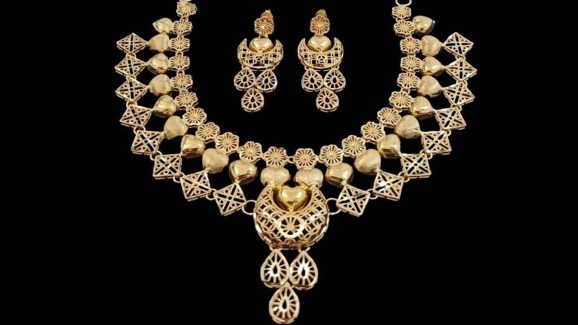 Gold Rate Today: భగ్గుమంటున్న బంగారం ధరలు.. మళ్లీ లక్ష వైపు తులం పసిడి పరుగు..