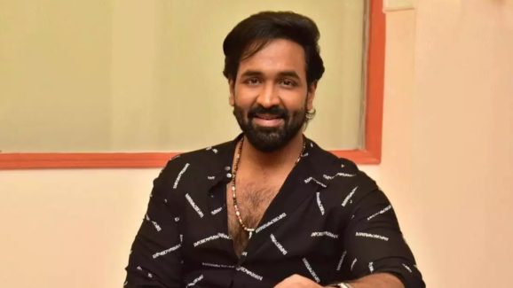 Manchu Vishnu: నాకెందుకు ఈ పరీక్ష స్వామీ… హార్డ్ డిస్క్ ను భలే వాడేస్తున్నావు సామి!