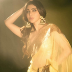 Mouni Roy : బంగారు తీగలా మెరిసిపోతున్న నాగిని బ్యూటీ.. రెండు కళ్లు సరిపోవు సుమీ..