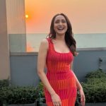 Pragya Jaiswal: నడుమొంపుల నయాగరా.. సూర్యున్ని బందిస్తూ చిక్కిన చిన్నది..