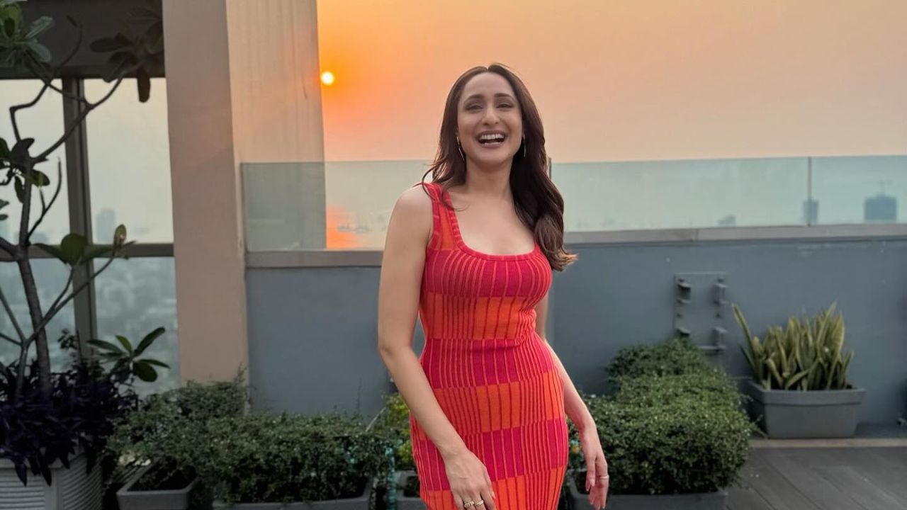 Pragya Jaiswal: నడుమొంపుల నయాగరా.. సూర్యున్ని బందిస్తూ చిక్కిన చిన్నది..
