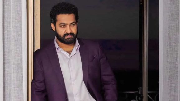 Jr NTR WAR 2 Movie : వార్ 2లో తారక్‌ కోసం స్టూల్ వాడారా..? ఇదిగో ప్రూఫ్ అంటూ సోషల్ మీడియాలో రచ్చ రచ్చ