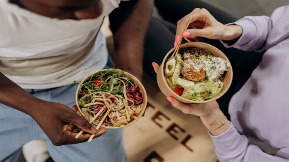 Eating fast: వేగంగా భోజనం చేస్తున్నారా? ఈ విషయం తెలుసుకోవాల్సిందే..