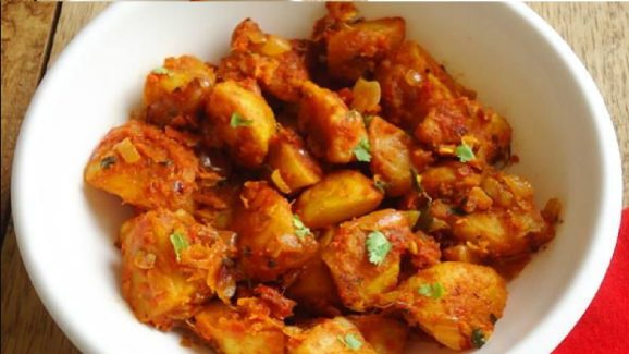 Masala Potato: బంగాళదుంప మసాలా ఇలా పావుగంటలో చేసేయండి, చూస్తేనే నోరూరిపోతుంది