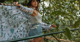 Faria Abdullah : గ్రీన్ శారీలో ఫరియా గ్లామర్ మెరుపులు.. పిచ్చెక్కిస్తున్న స్టిల్స్..