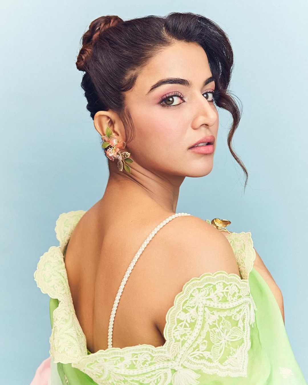 Wamiqa Gabbi : చిలక పచ్చ డ్రెస్ లో సీతాకోకలాగా వామిక.. ఇంత అందం తట్టుకోవడం కష్టమే..