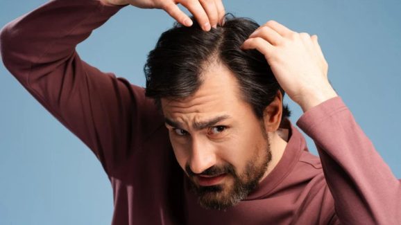 Thyroid Symptoms: జుట్టు రాలుతోందా ? థైరాయిడ్ కావొచ్చు !