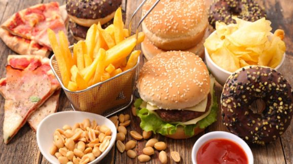 Worst Foods For Brain: ఇలాంటి ఫుడ్ తింటున్నారా ? జాగ్రత్త, అస్సలు అలా చేయొద్దు