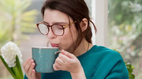 Avoid Drinking Warm Water: వీళ్లు.. ఉదయం ఖాళీ కడుపుతో గోరు వెచ్చని నీళ్లు అస్సలు తాగకూడదు