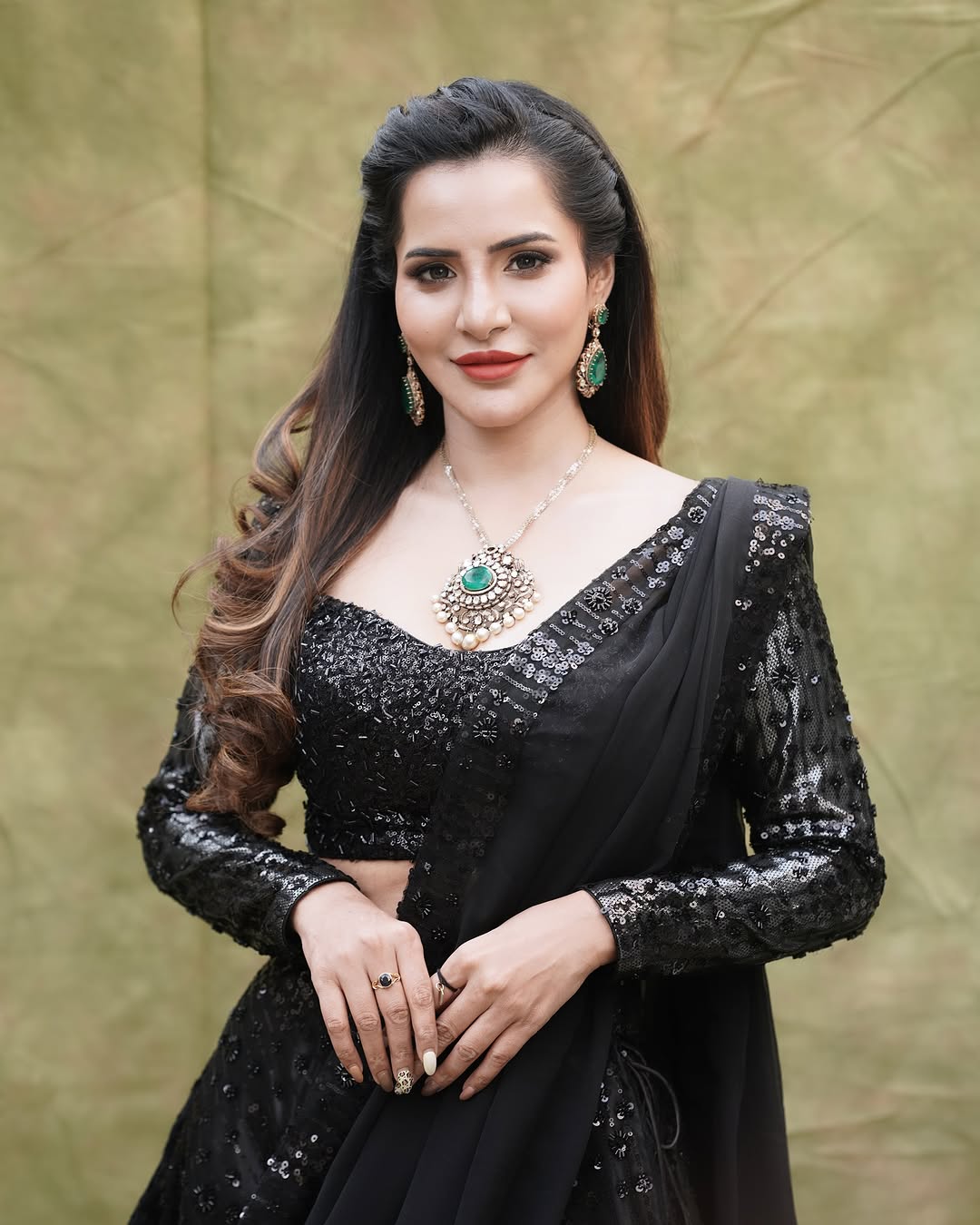 Actress Ashu Reddy Photo Gallery