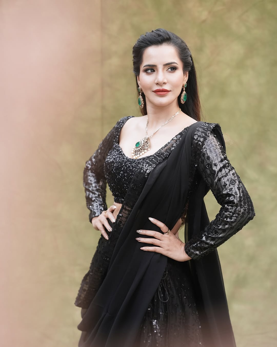 Actress Ashu Reddy Photo Gallery