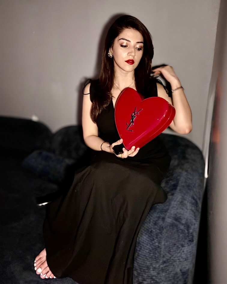 Mehareen Pirzada photo gallery