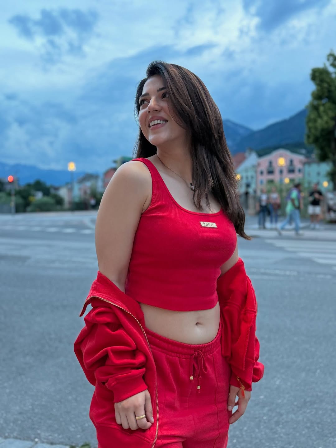 Mehareen Pirzada photo gallery