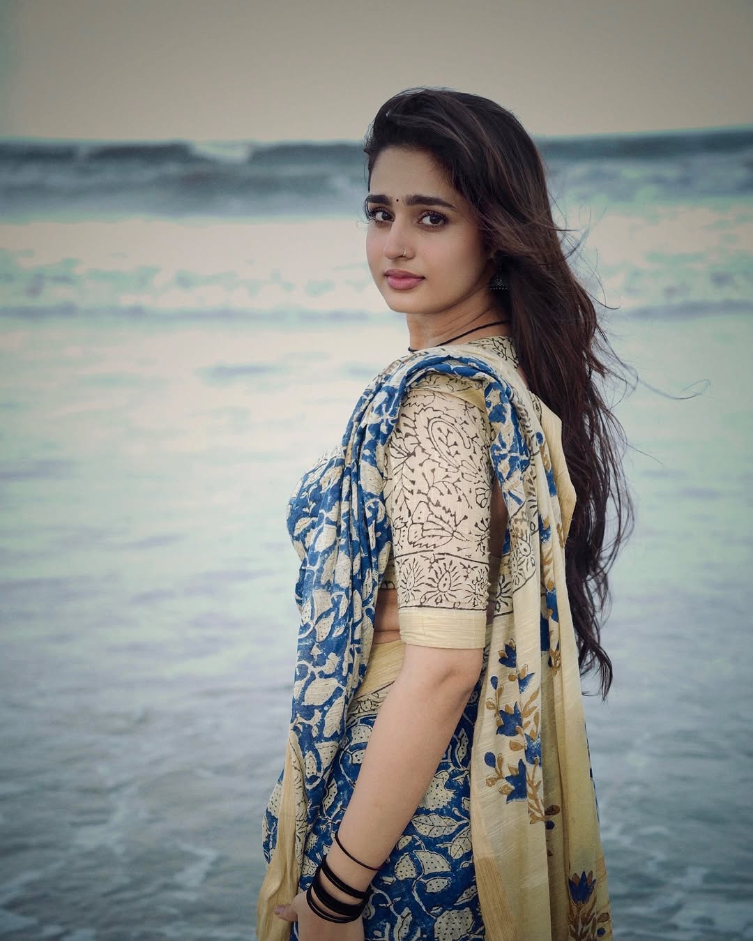 Actress Ayesha Khan Photo Gallery