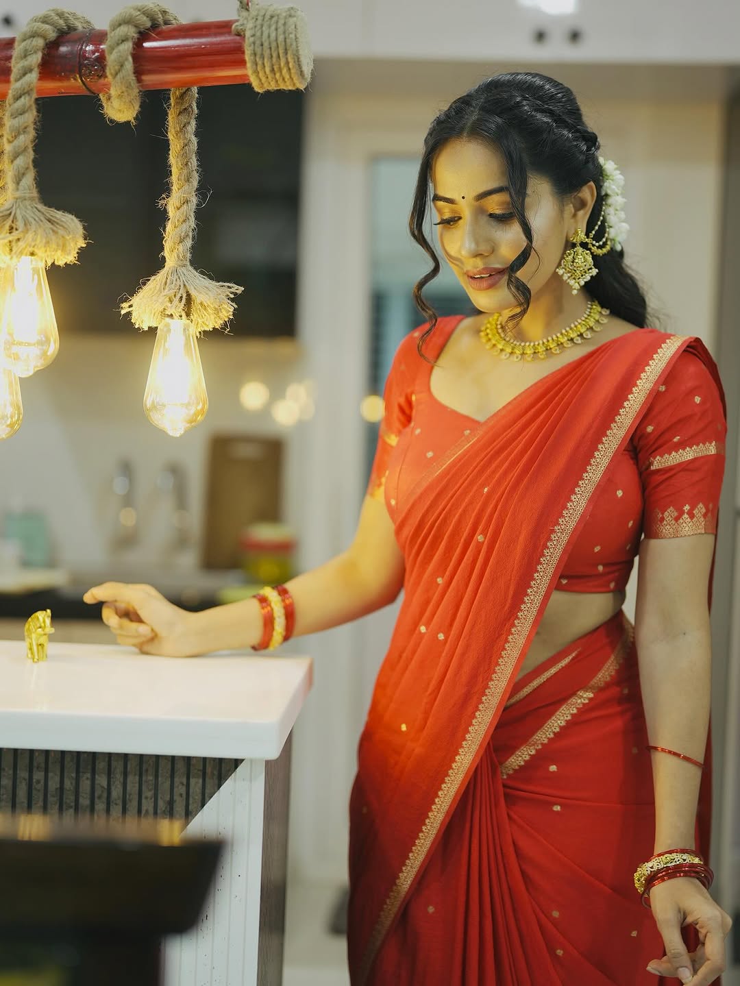 Actress Shobha Shetty Photo Gallery