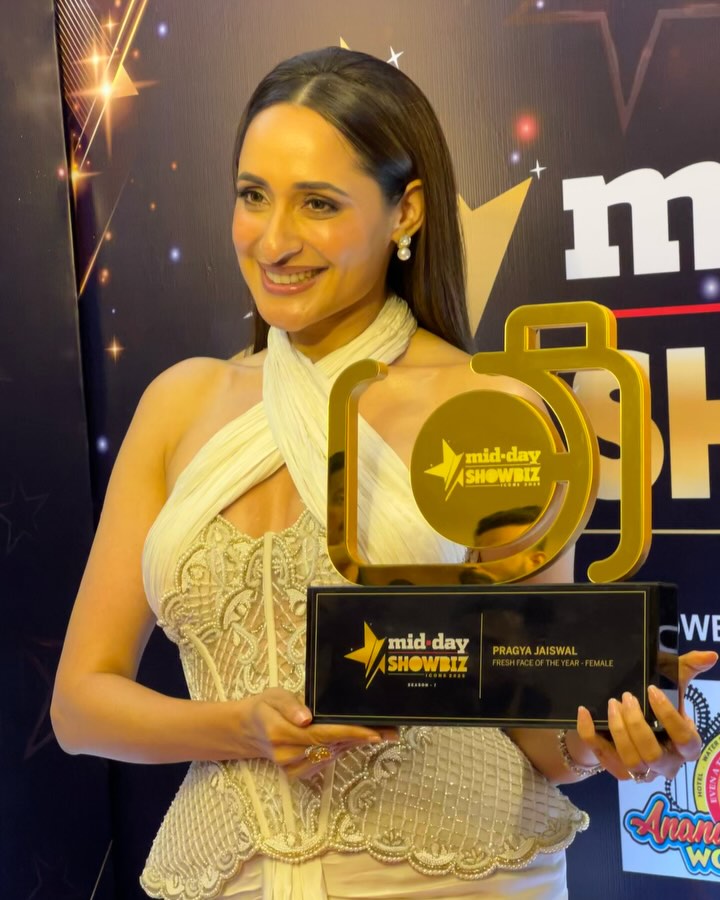 Actress Pragya Jaiswal Photo Gallery