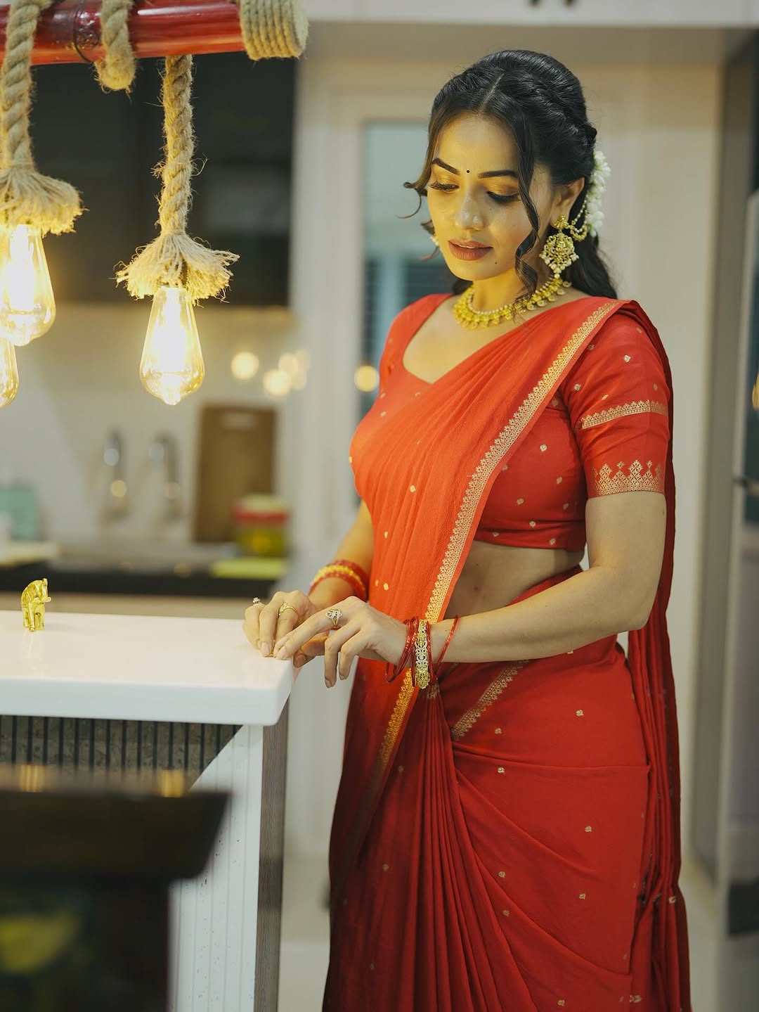 Actress Shobha Shetty Photo Gallery