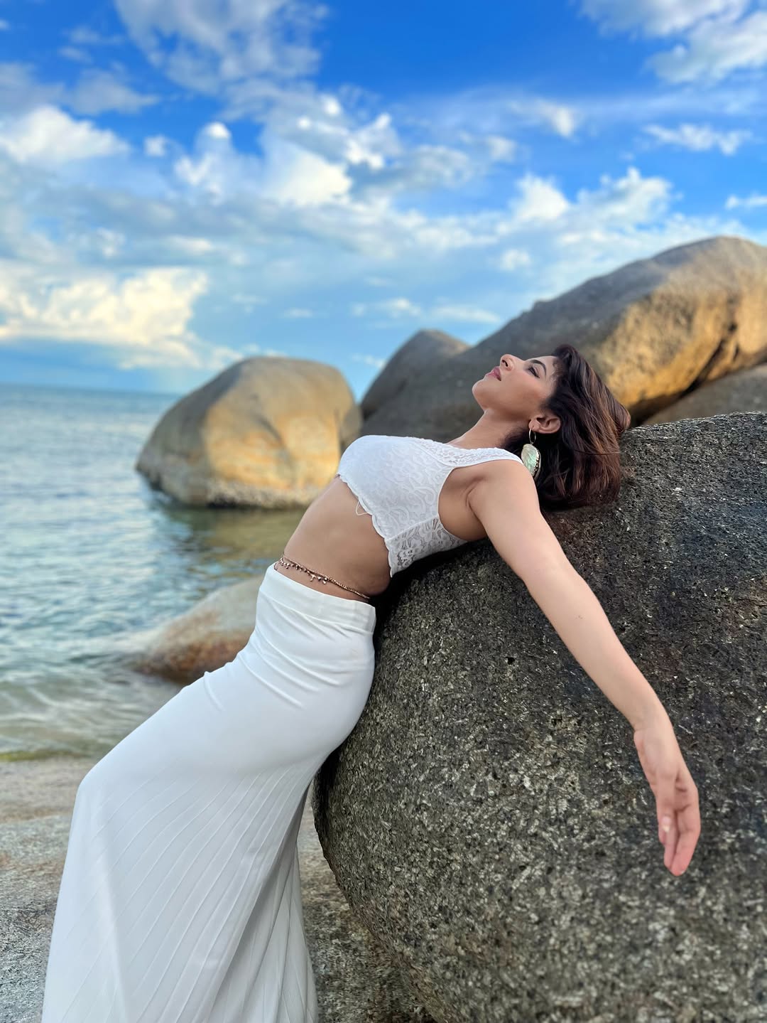 Iswarya Menon Photo gallery