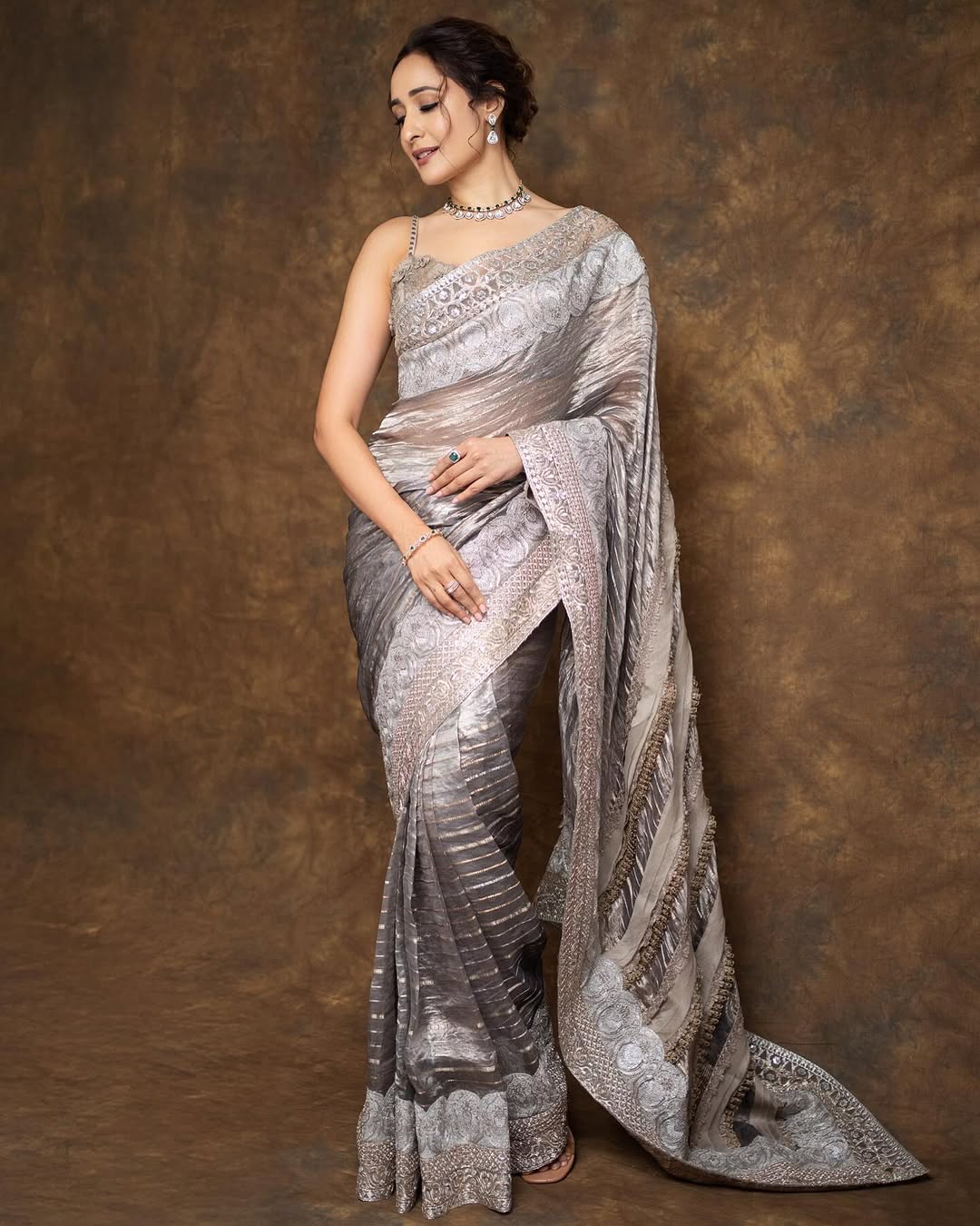 Actress Pragya Jaiswal Photo Gallery