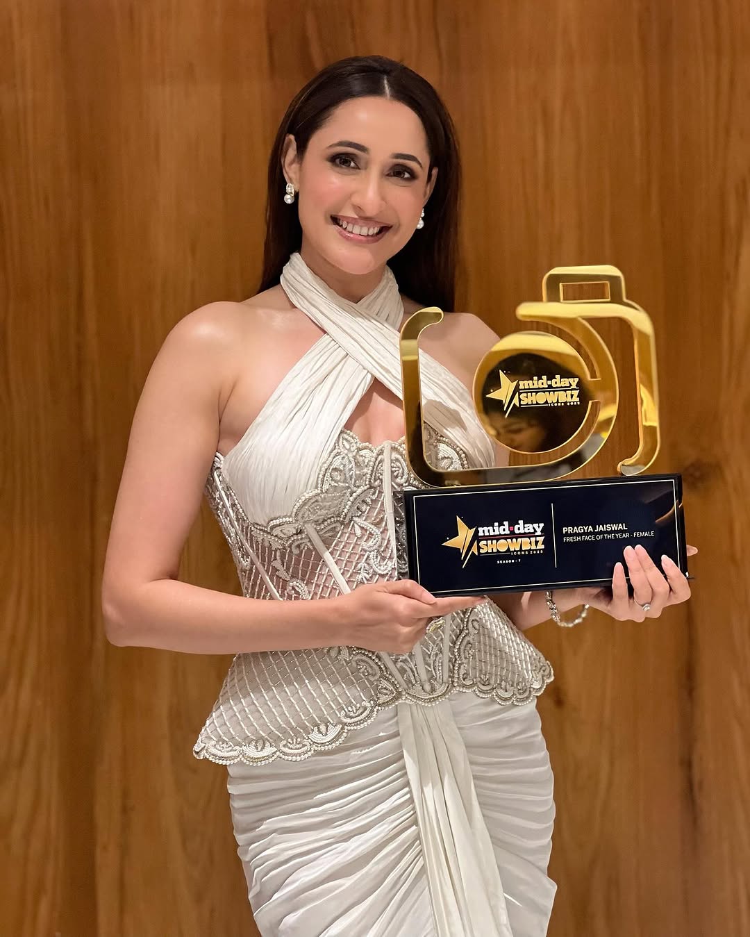 Actress Pragya Jaiswal Photo Gallery