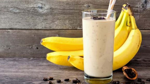 Banana With Milk: పాలతో అరటిపండు కలిపి తింటే.. ఇన్ని లాభాలా !