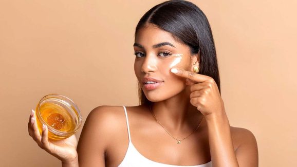 Honey Facial: హనీ ఫేషియల్.. ఇలా వాడితే అమ్మాయిలే అసూయపడే అందం