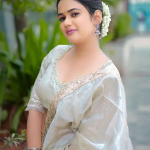 Ariana Glory : లెహంగా.. కొప్పులో మల్లె పూలు.. అరియనా అదిరింది మామా.. ఫోటోలు వైరల్..