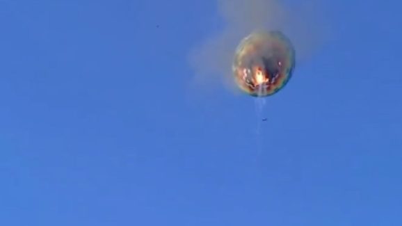 balloon crash: దారుణ విషాదం.. హాట్ ఎయిర్ బెలూన్ కూలి గాల్లోనే 8 మంది మృతి.. వీడియో వైరల్