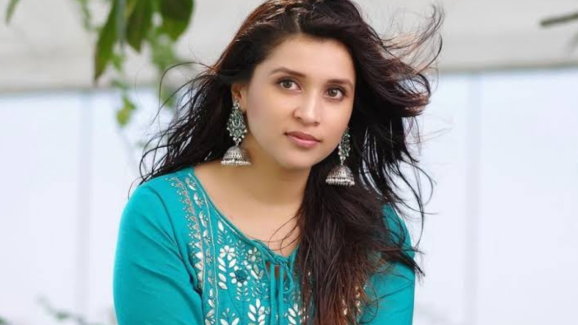 Mannara Chopra : మన్నారా చోప్రా ఇంట తీవ్ర విషాదం..ఆయన మరణం తీరని లోటు..
