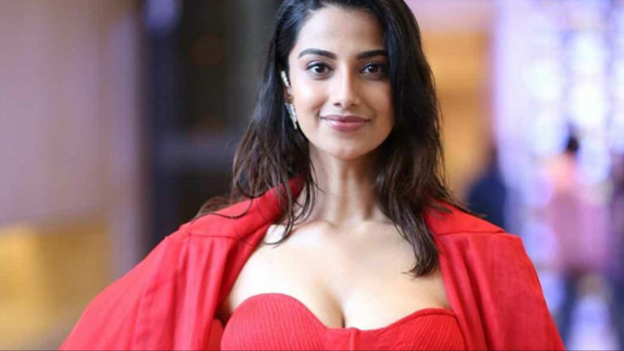 Meenakshi Chowdary: పేరు మార్చుకున్న మీనాక్షి చౌదరి.. మీరు కూడా ఆ టైపేనా?