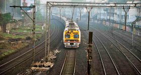 Local Trains: ఏఐ సీసీ కెమెరాలు, వాయిస్ మానిటరింగ్.. లోకల్ రైళ్లలో భద్రత మరింత పెంపు!