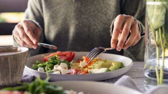 Weight loss Fasting: బరువు తగ్గడానికి ఉపవాసం.. సరైన డైటింగ్ ఎలా చేయాలంటే?