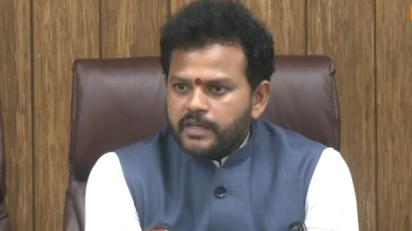 Ahmedabad Plane Crash: నా తండ్రి కూడా ప్రమాదంలోనే.. ఆ బాధ ఏంటో నాకు తెలుసు: రామ్మోహన్ ఎమోషనల్