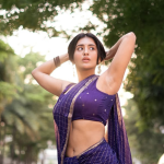 Raashi Singh : పట్టపగలు.. నడి వీధిలో అందాల ఆరబోత అవసరమా రాశి.. యాక్సిడెంట్లు అయిపోవూ!