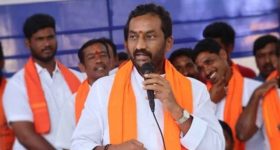 8 Vasanthalu Success Meet: రేప్ సీన్ కోసం పంతులు.. ఈ మైండ్ సెట్ ఏంటి.. టీంపై రిపోర్టర్ సీరియస్